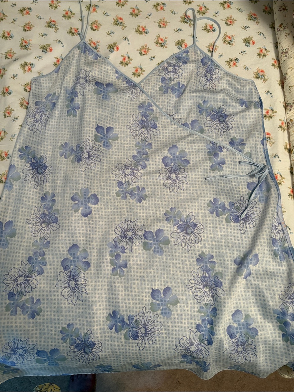 🔹 Satin Robe & Slip Set  💎 - Picture 9 of 10